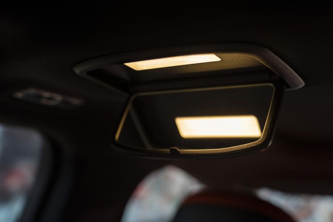 新款林肯z试驾,22款林肯z银色试驾