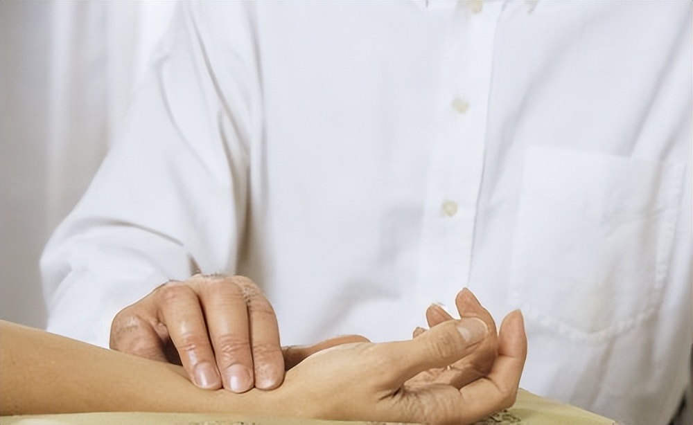 补肾阳虚右归丸桂附地黄丸哪个好,脾肾阳虚桂附理中丸最佳搭配