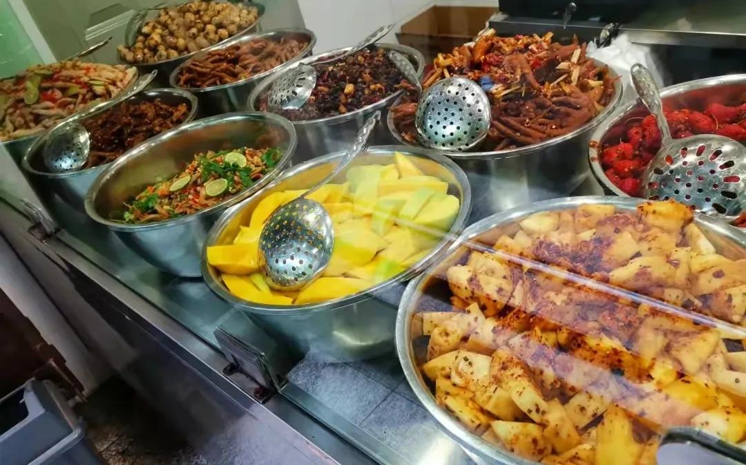 吃货们千万不要错过的昆明美食街,昆明翠湖公园附近美食街