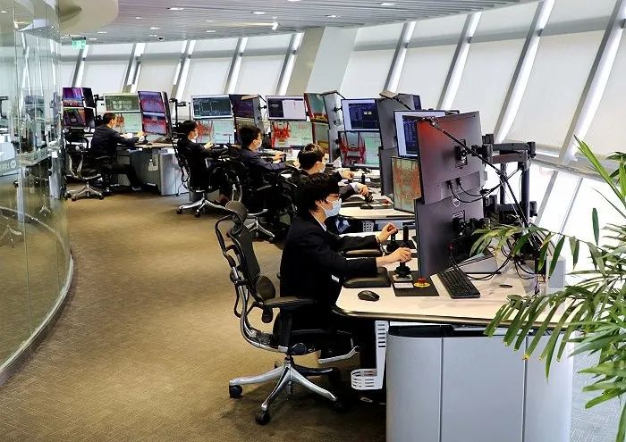 鹿特丹港和上海港哪个大,鹿特丹港与中国