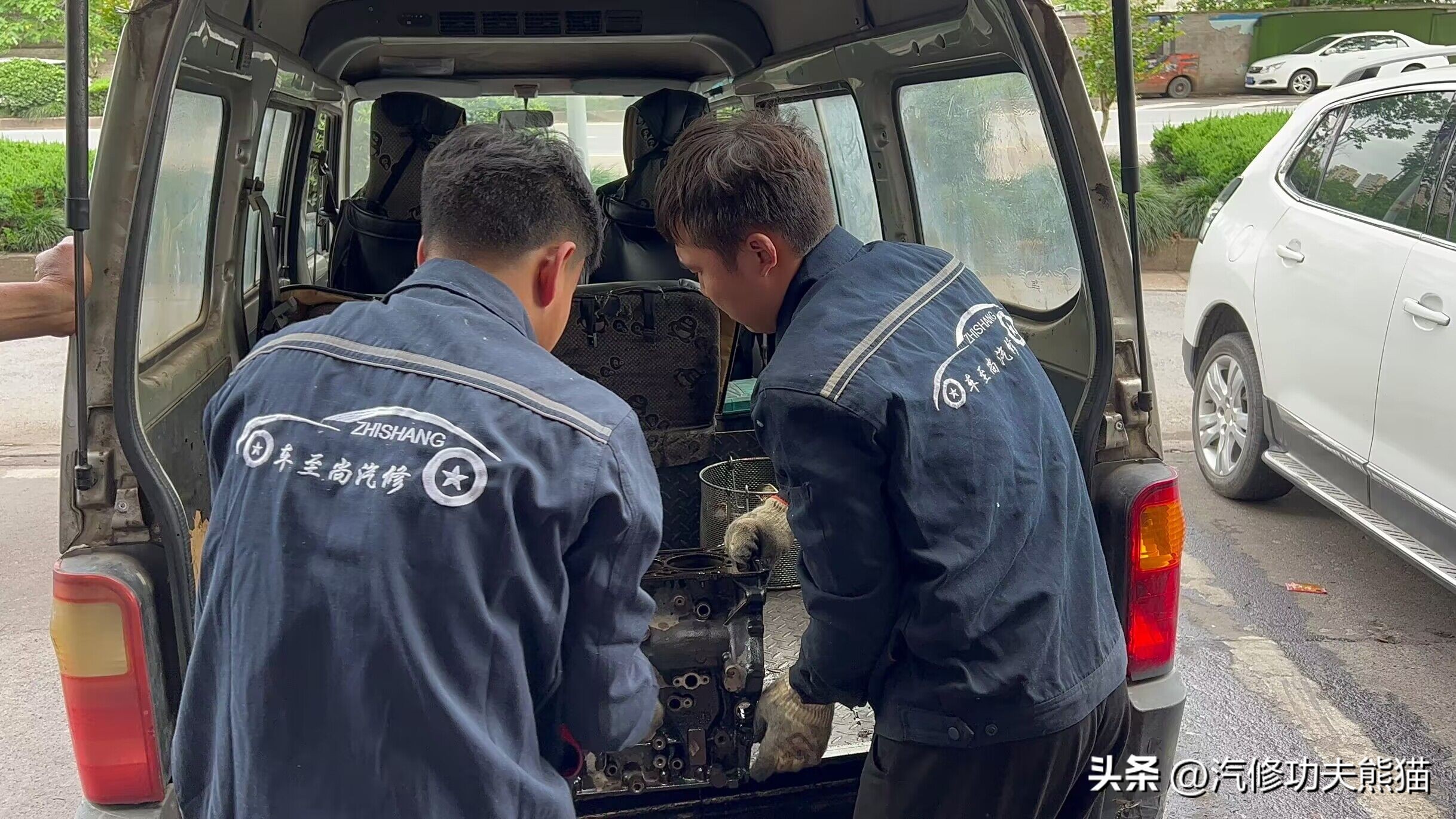 奥迪q3修车,奥迪q3烧机油大修发动机