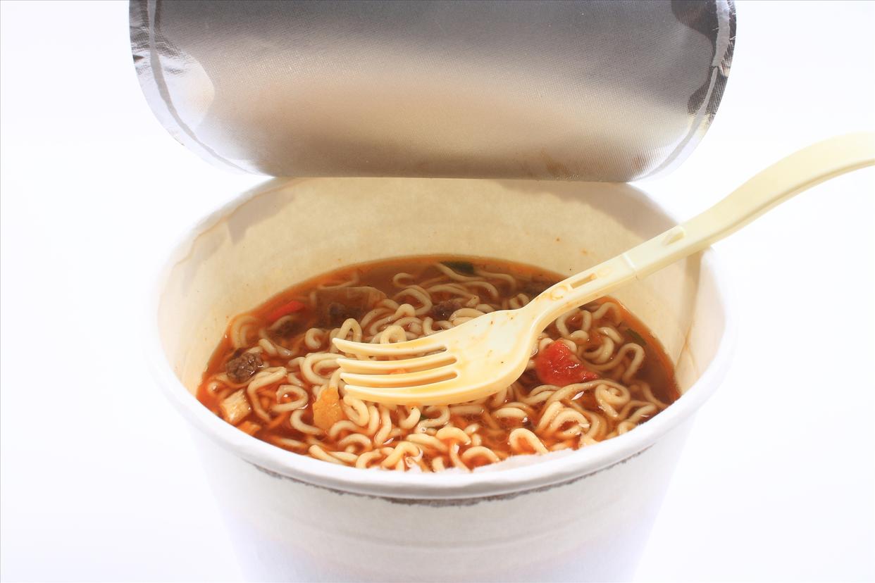 方便面吃多了容易致癌吗,方便面吃多会致癌吗