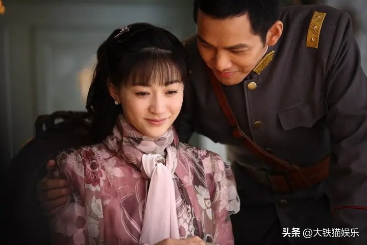 李小冉和阿娇近距离合影,李小冉阿娇合影