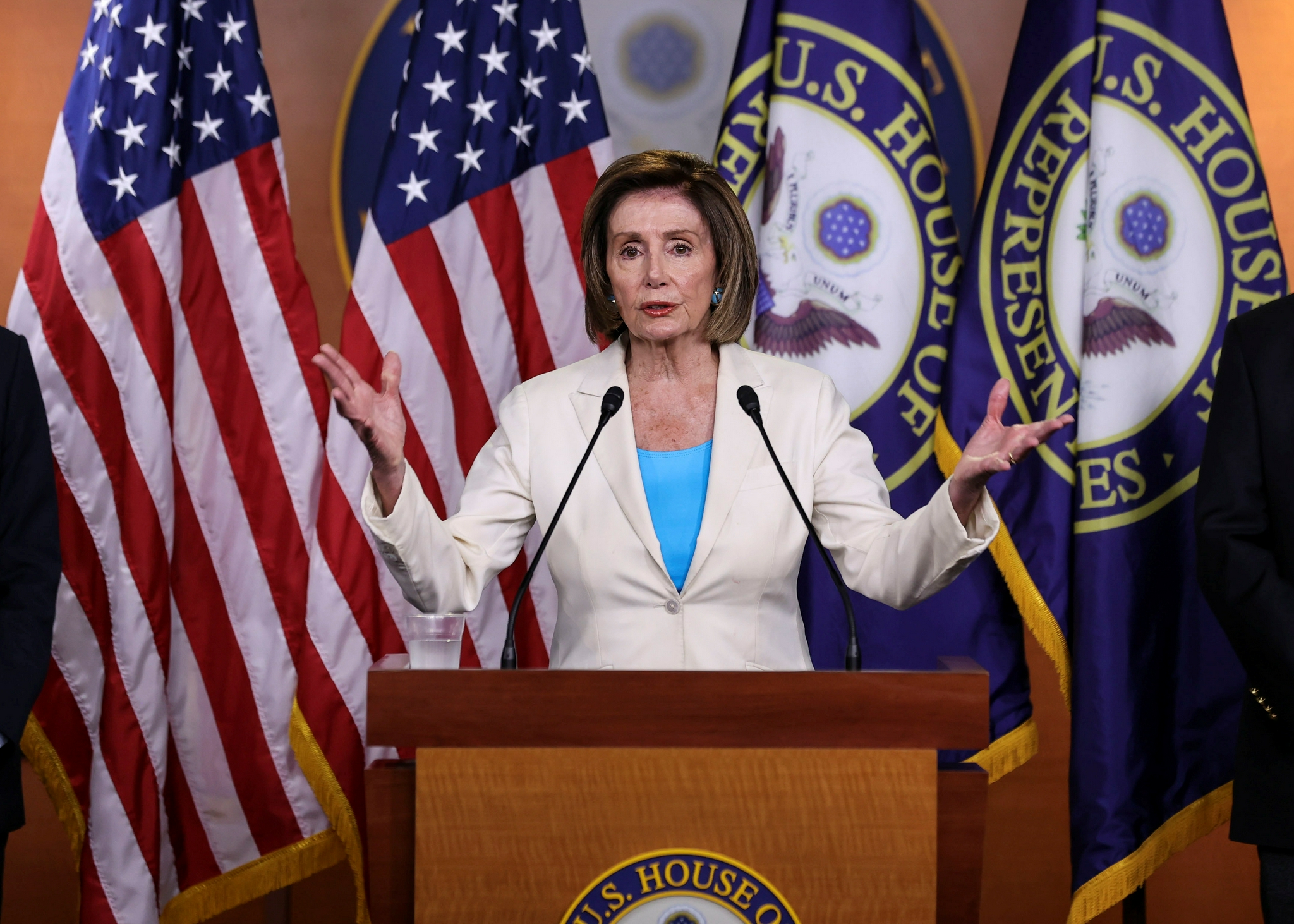 中国持有万亿美债，如果美国赖债不还怎么办？