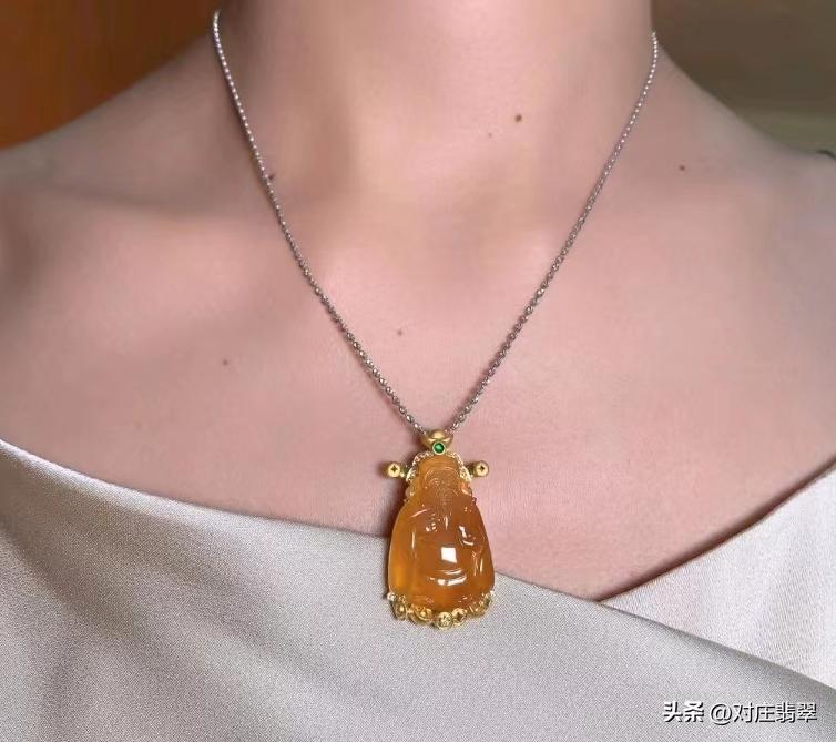 黄色翡翠原石值钱吗,黄色冰种翡翠值不值钱