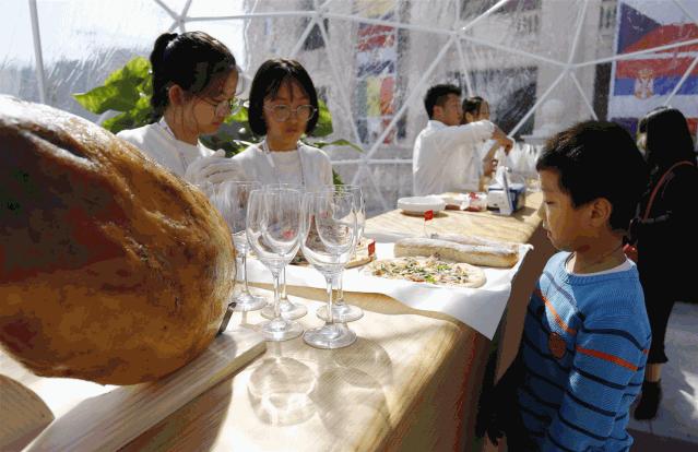 青田用欧元买菜,这座城市遍地都是豪车