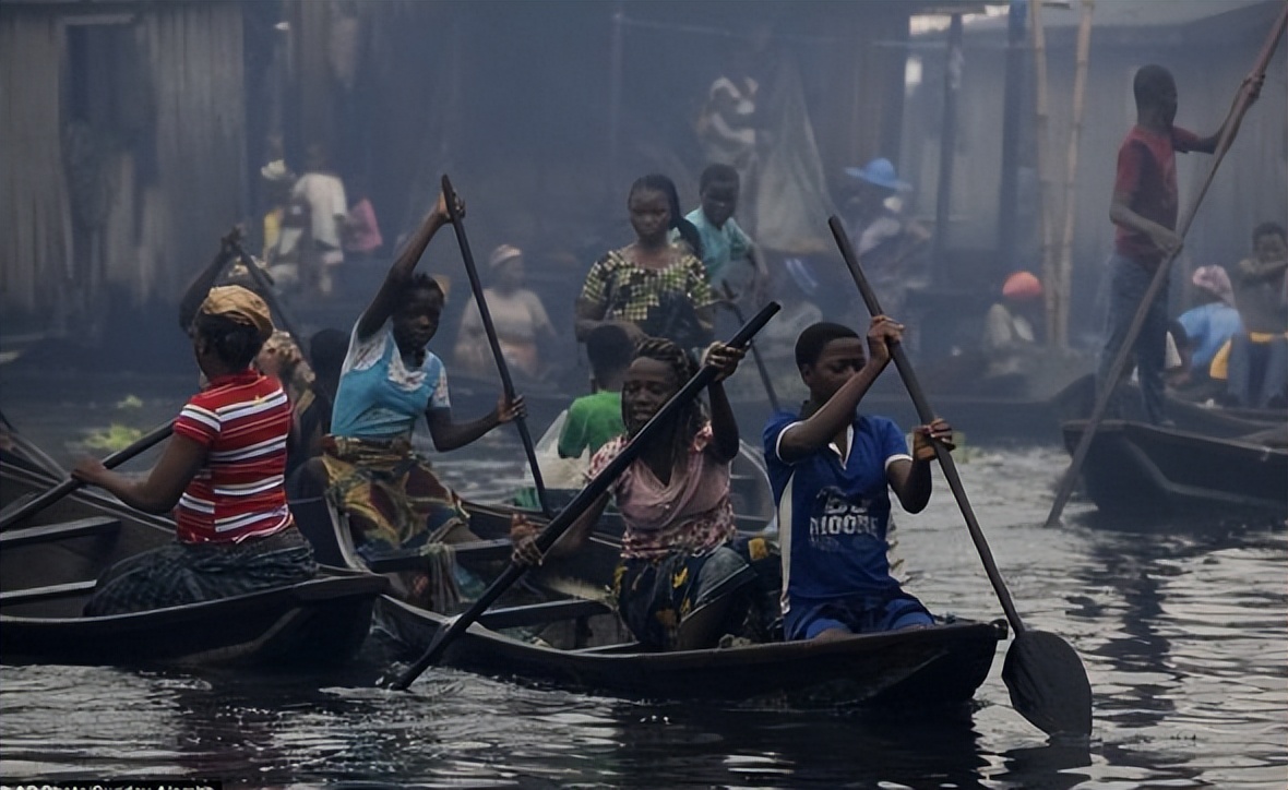 世界上最大的水上贫民窟纪录片,世界上最大的水上贫民窟是