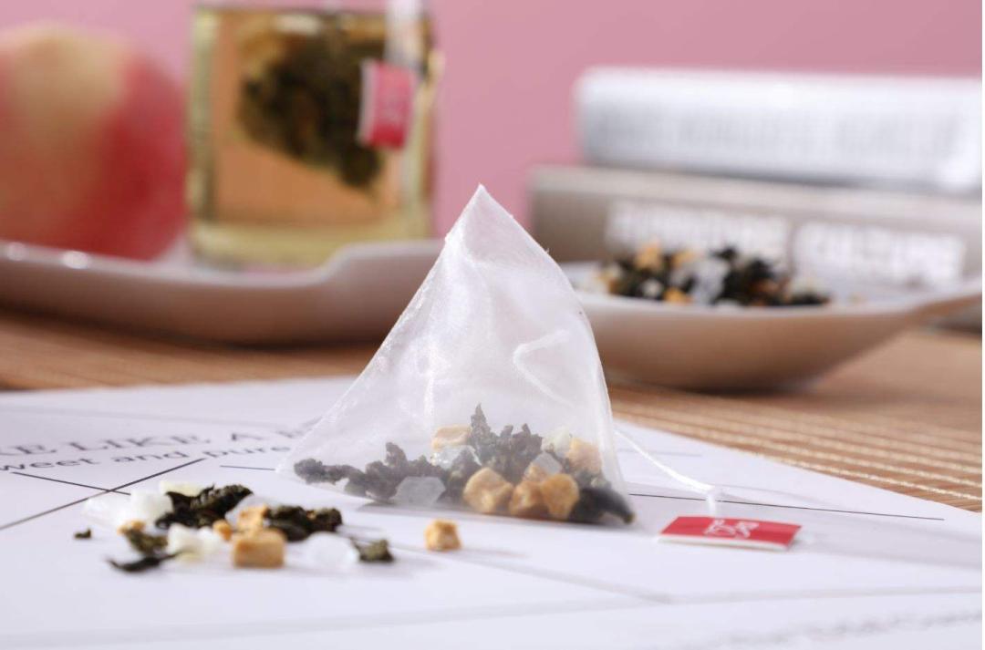 靠伪装赚钱,伪装国货年入300亿