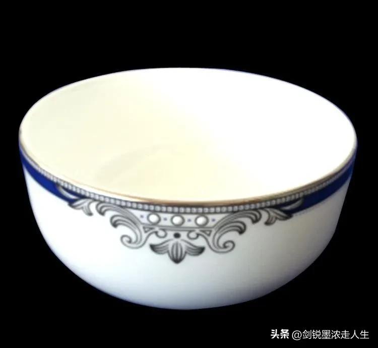 饭碗没法端、袜子没法穿、泡菜没有盐，我们崇拜韩国人什么？