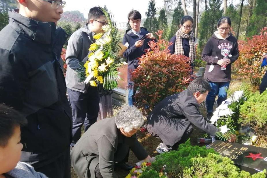 18岁民警因公殉职现场,党十八大以来因公牺牲民警