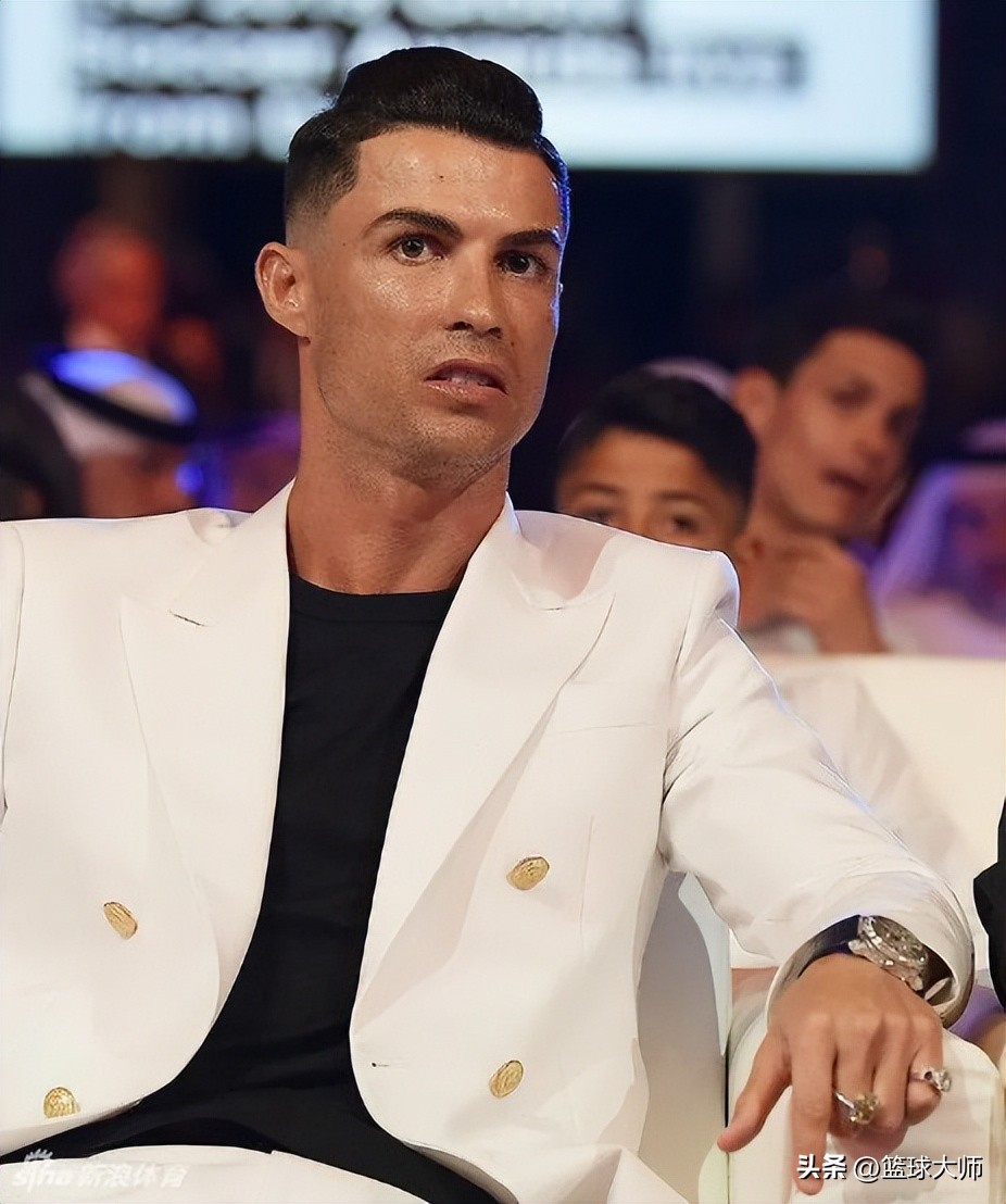 c罗一年收入多少钱啊,曝c罗决定加盟沙特豪门
