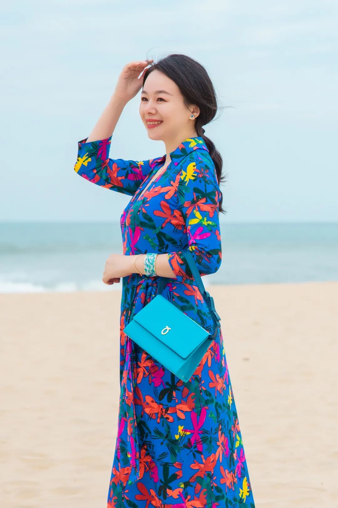 孟晚舟穿的白色连衣裙是什么品牌,孟晚舟同款连衣裙大码