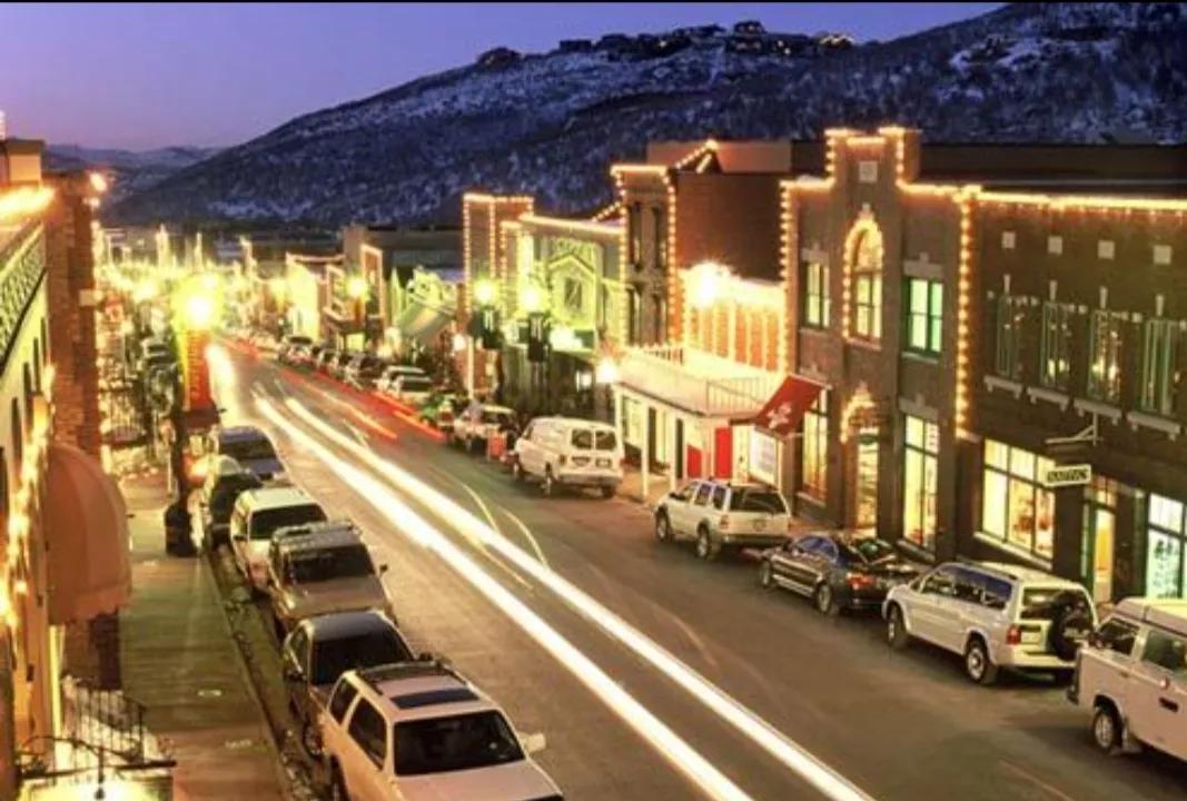 两起枪案,美国两党议员就枪支问题爆发争吵