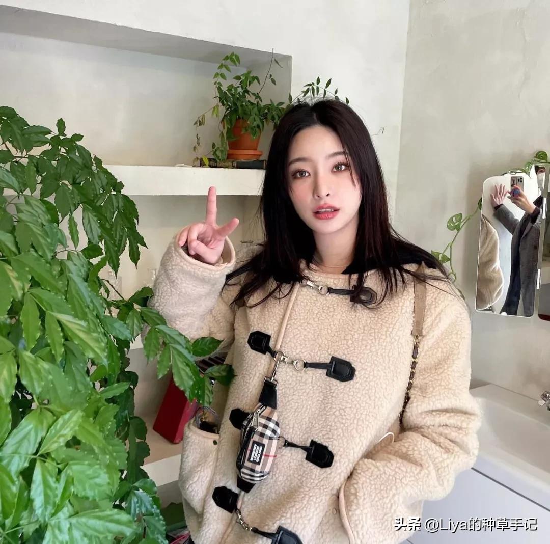 最流行的羊羔毛款式,羊羔绒还流行吗