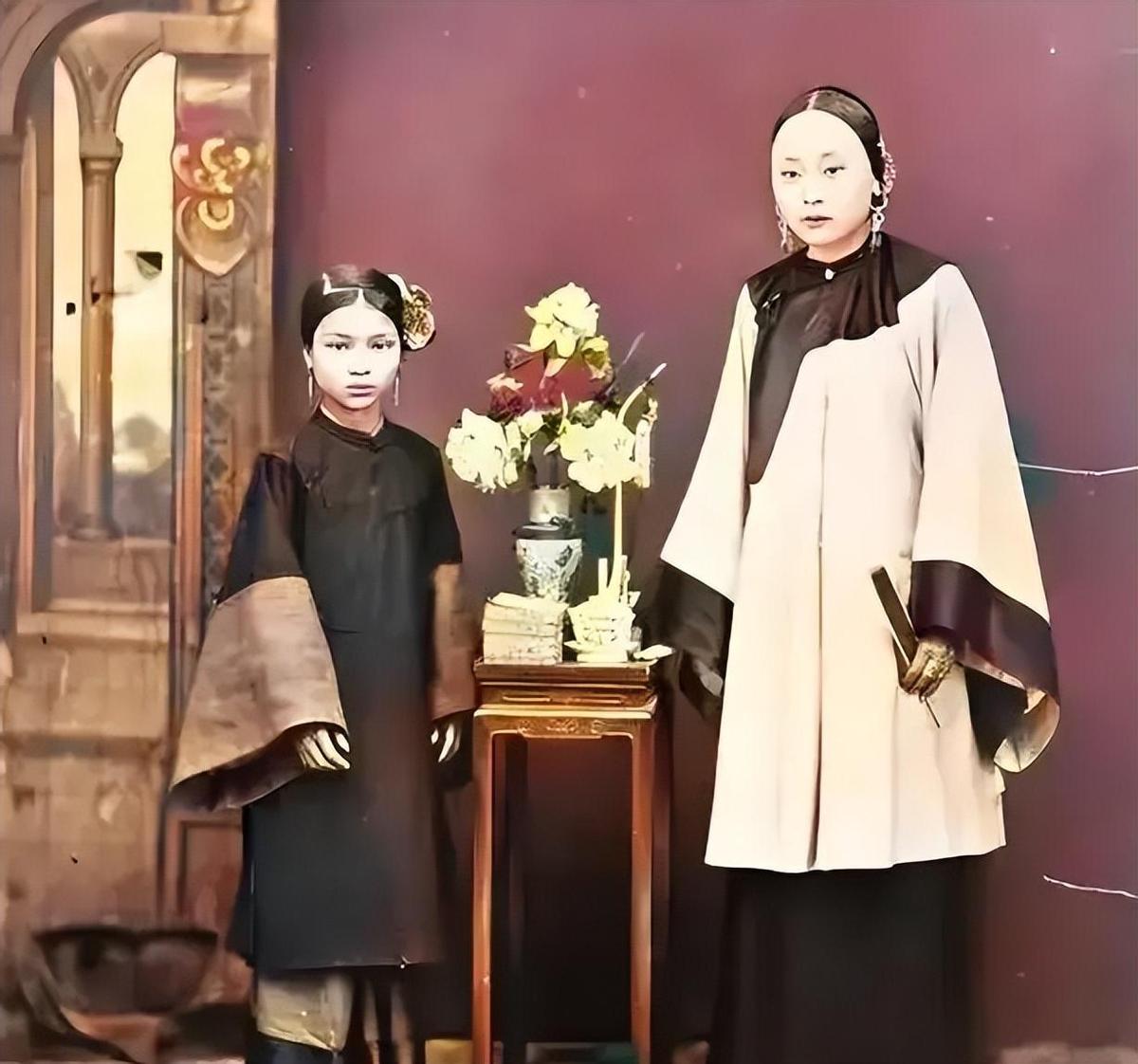 中国最后一位皇后婉容的下场,清朝最后一位皇后婉容照片