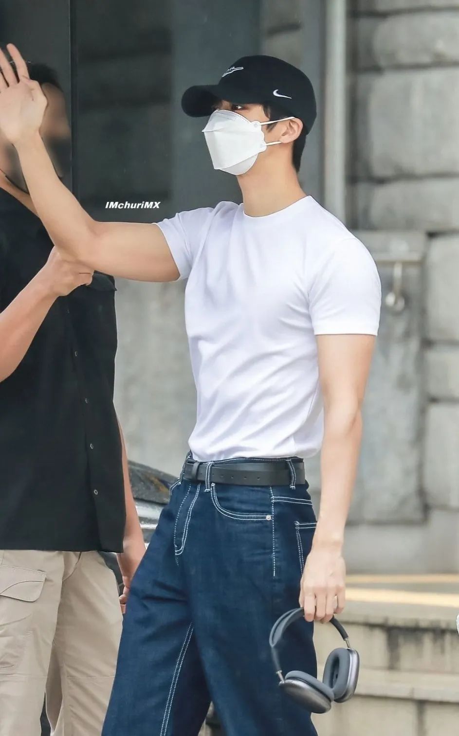 韩国流行宽肩,宽肩在韩国多流行