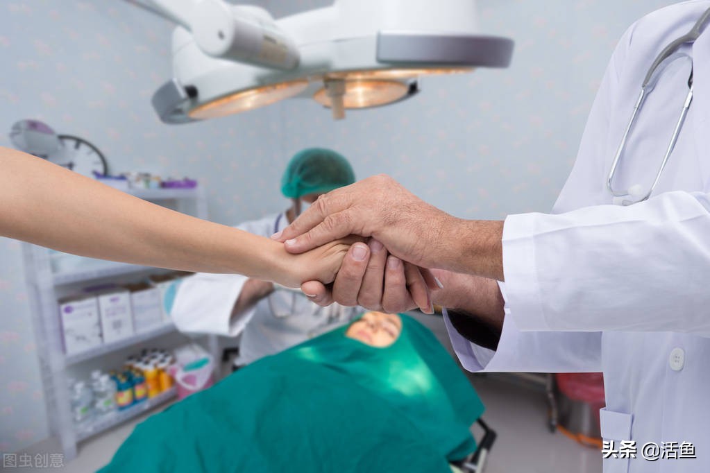 男子身患绝症想让前妻照顾孩子,男子身患白血病妻子拒绝照顾