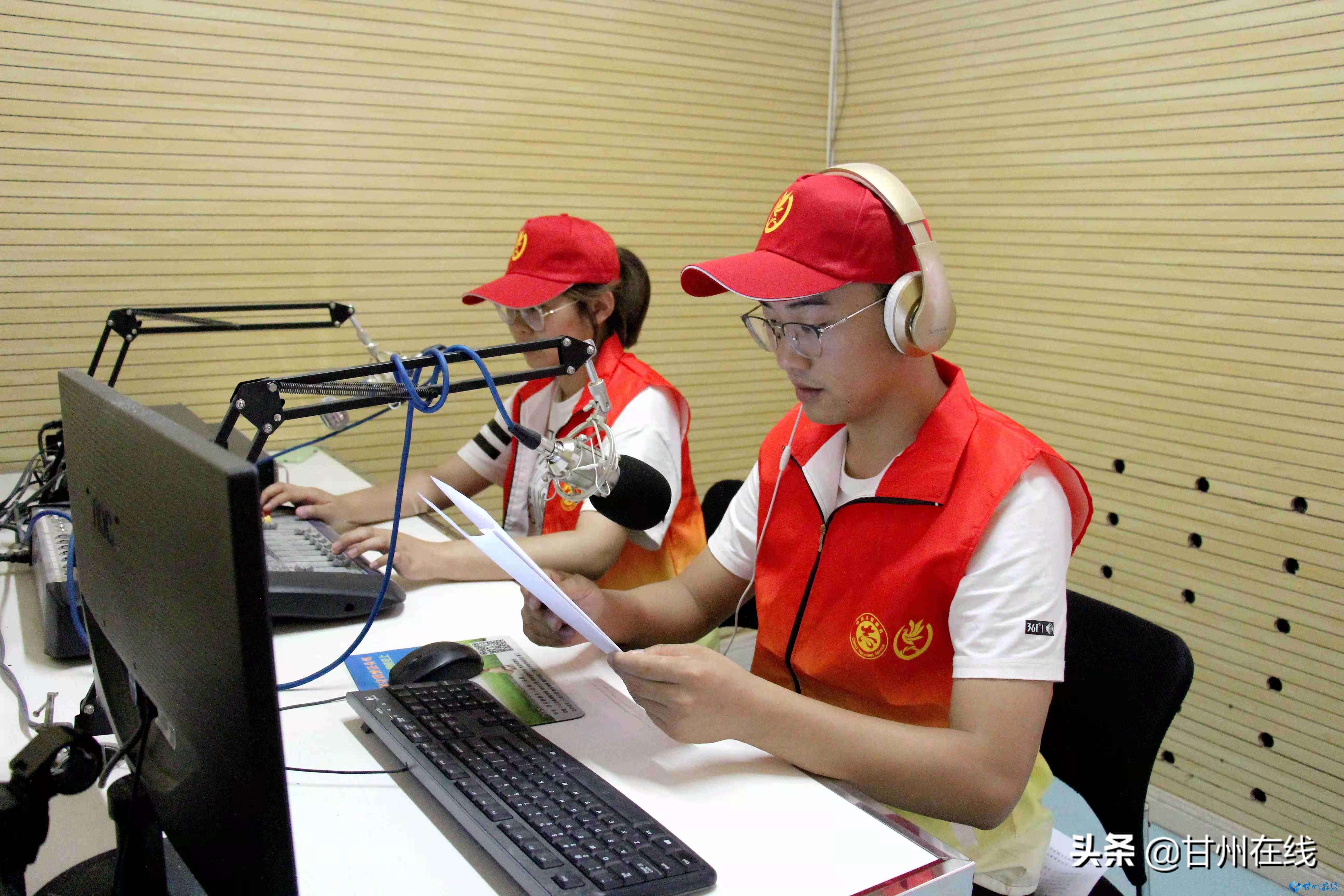 志愿红点亮城市文明之光,志愿红温暖居民心