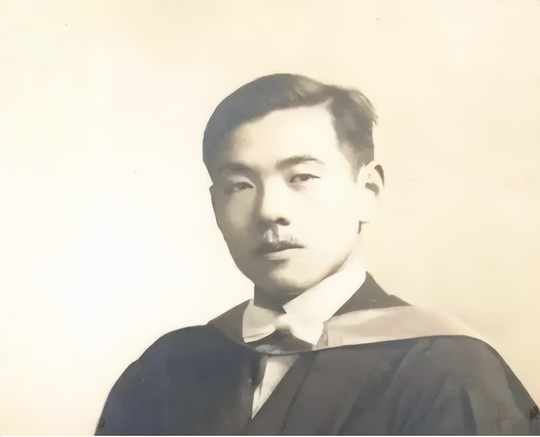 1964年原*弹子**爆炸成功,报纸刊登照片,周总理:把地面裁掉,为何