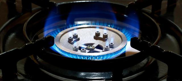 燃气灶800元和1300元有区别吗,燃气灶是6000好还是3000元的好