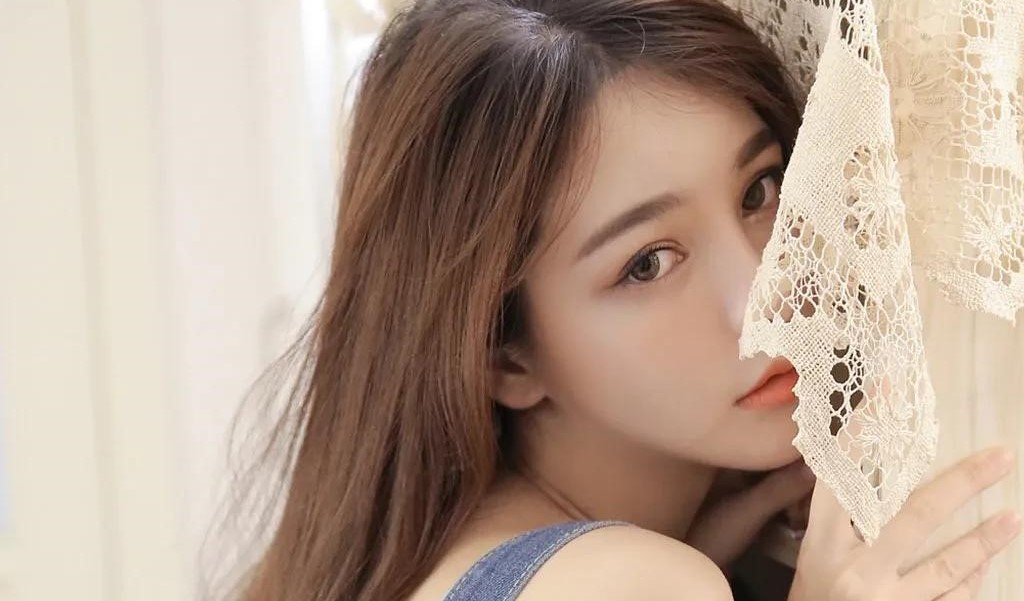 和刚认识的女孩子聊天怎么找话题,和新认识的女生聊天怎样找话题