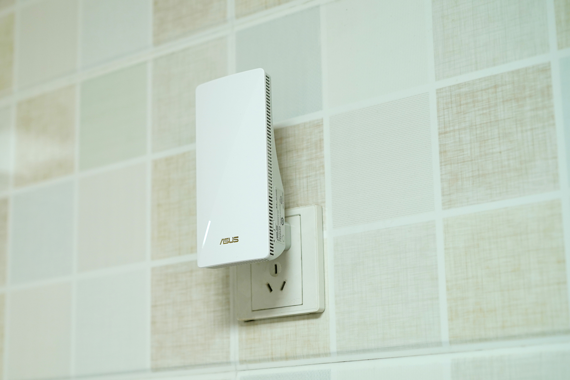 即插即用wifi信号增强放大器,华硕小飞侠wifi