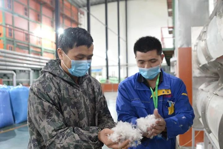 外贸中长羽绒服清仓处理,进出口羽绒服趋势