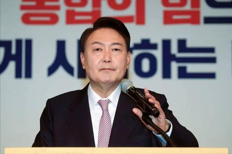 中国这次动真格了！被击中痛处的尹锡悦政府，希望中国能网开一面