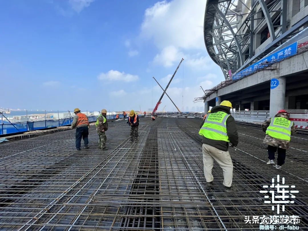 大连足球场最新效果图,大连新体育场是谁建造的