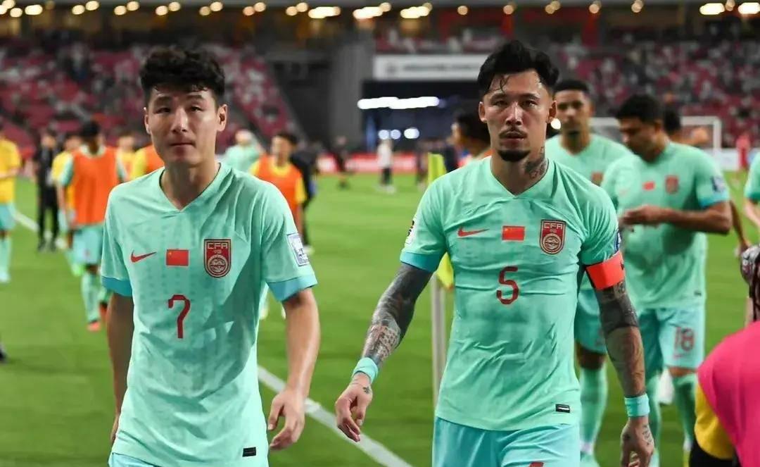 国足武磊失误90分钟,国足世预赛补时武磊丢球