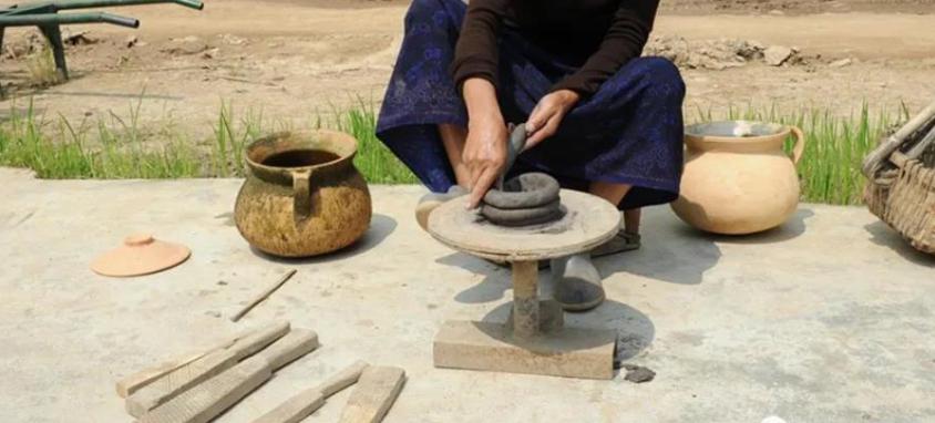 新石器时代早期的陶器大多为黑陶,新石器时代陶器最常见的是什么陶