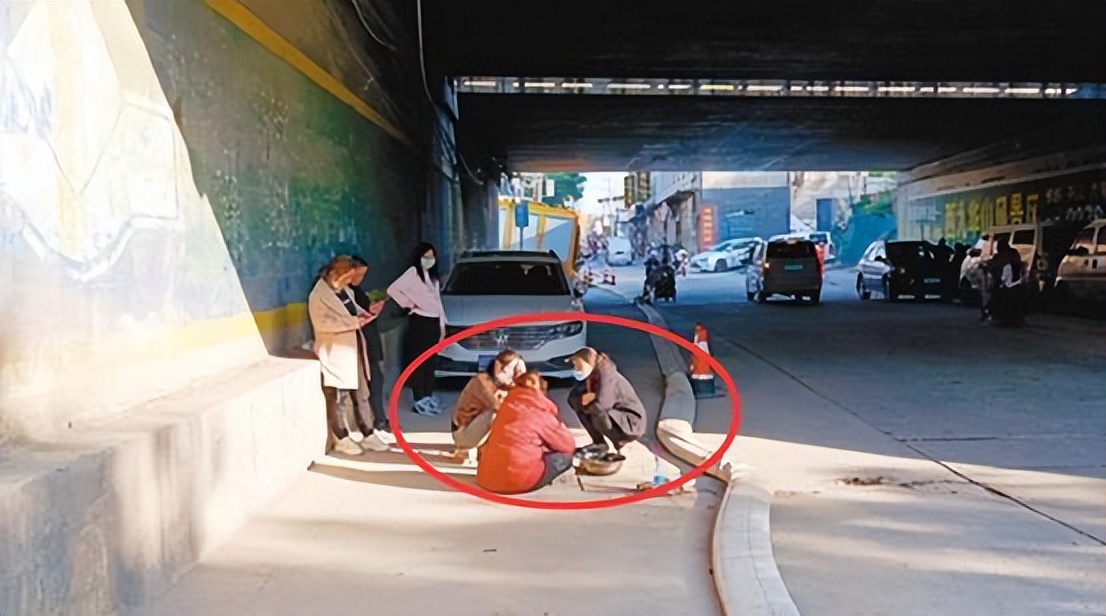 西安男童坠井补救措施,陕西掉下井盖的三岁男童怎么样了