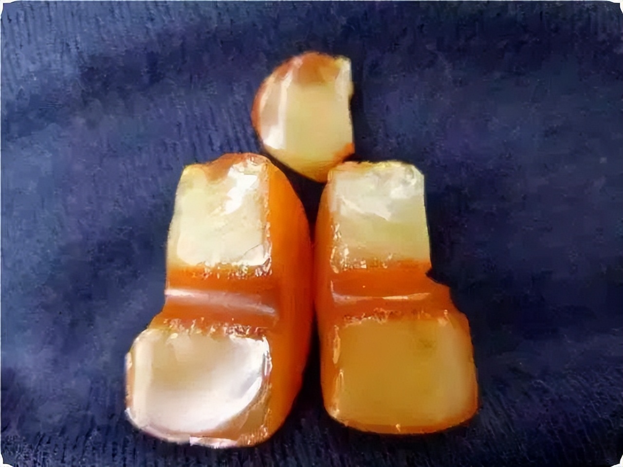 戴蜜蜡泡温泉,戴蜜蜡洗澡