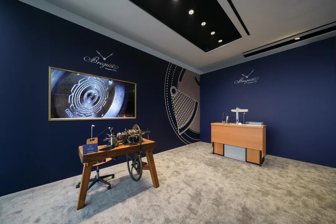 宝玑腕表调日历,宝玑月相表是不是随时间变化