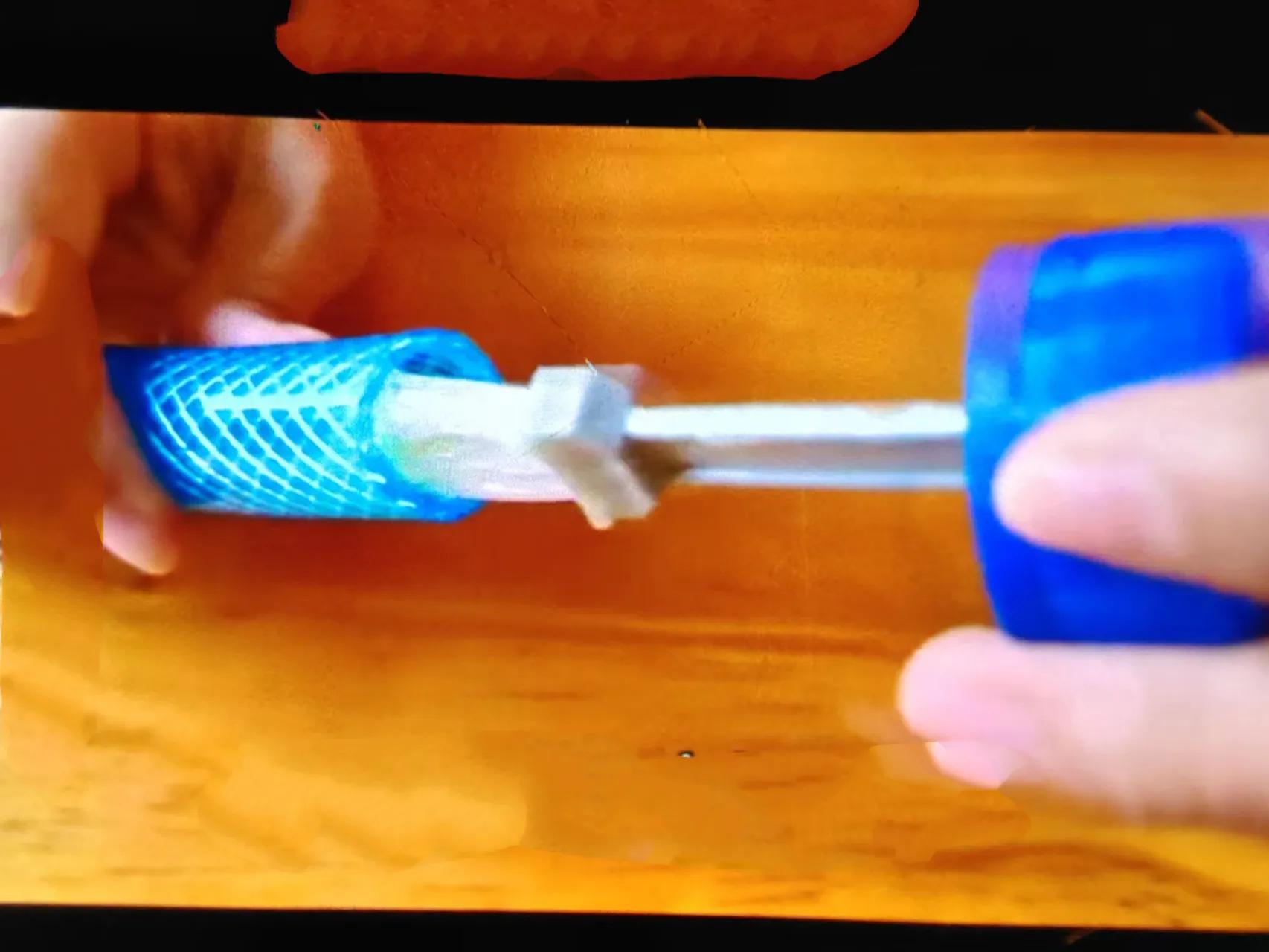 2根一样粗的水管怎么接在一起,2根塑料水管怎么接起来