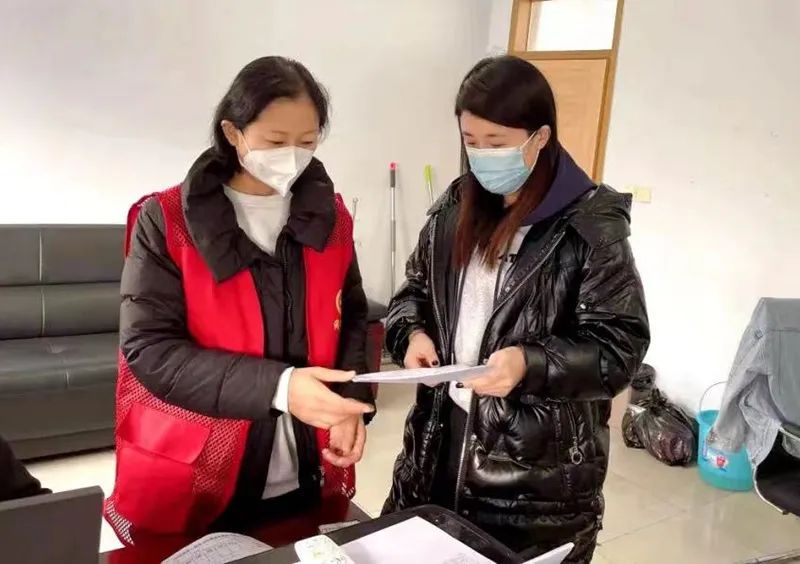 疫情防控齐聚力志愿服务暖人心,狙击疫情志愿服务温暖防控一线