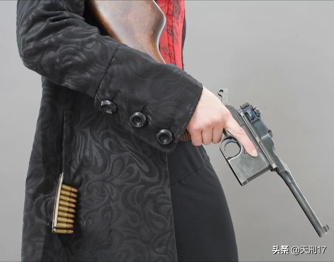 国府战前削减国产驳壳枪数量，西班牙人用白板盒子炮抢占市场