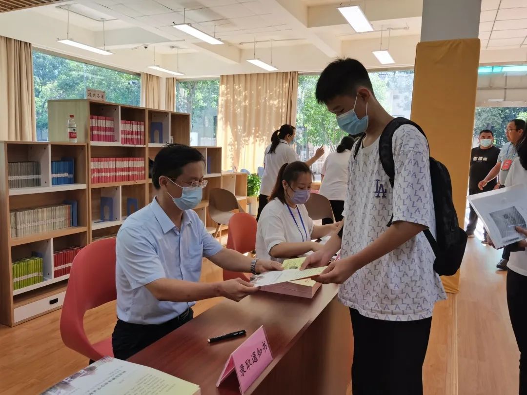 济南高一学生报到,济南中学东校区新高一报到