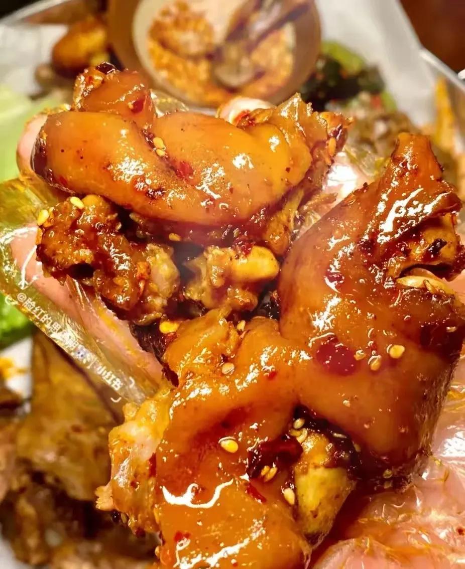 未来昆明最具影响力的美食街,昆明七彩云南附近美食街