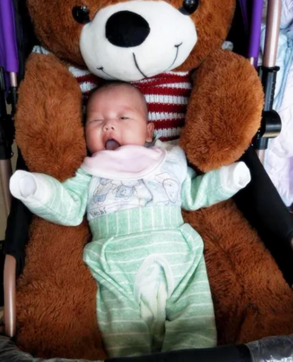 宝宝睡觉总是一惊一乍的为什么,婴儿睡觉一惊一乍迷信