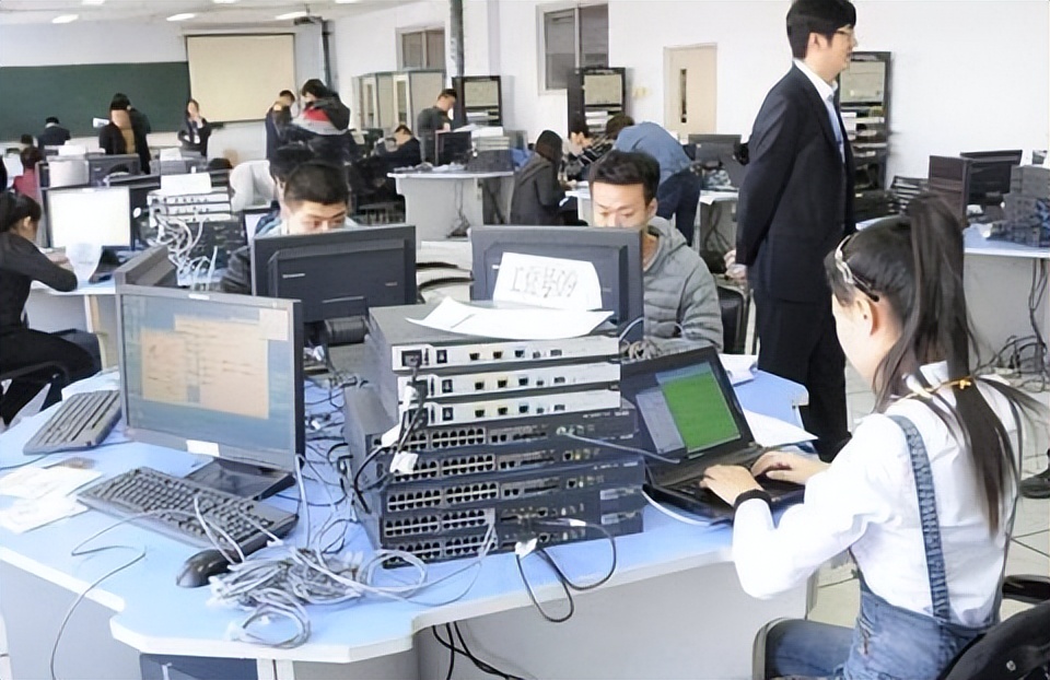 医学类最热门的十大高考专业,2023高考专项临床专业哪些学校好