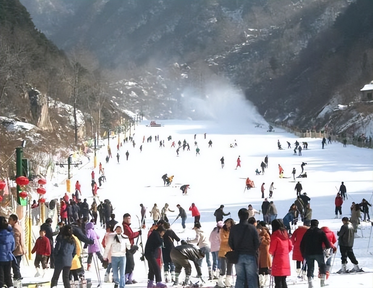 西安一年四季都能练滑雪的地方,西安哪个滑雪场适合嬉雪