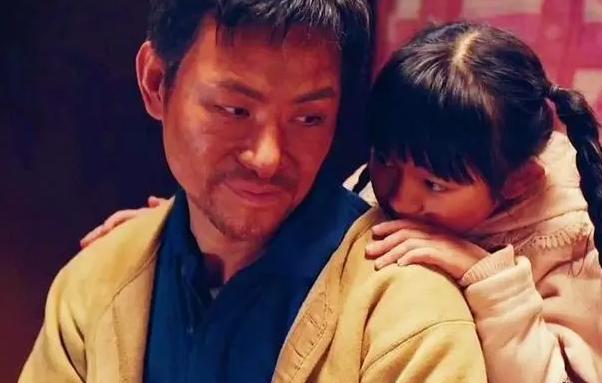 真实事件!8岁白血病女孩不忍拖累养父,含泪写下:自愿放弃治疗