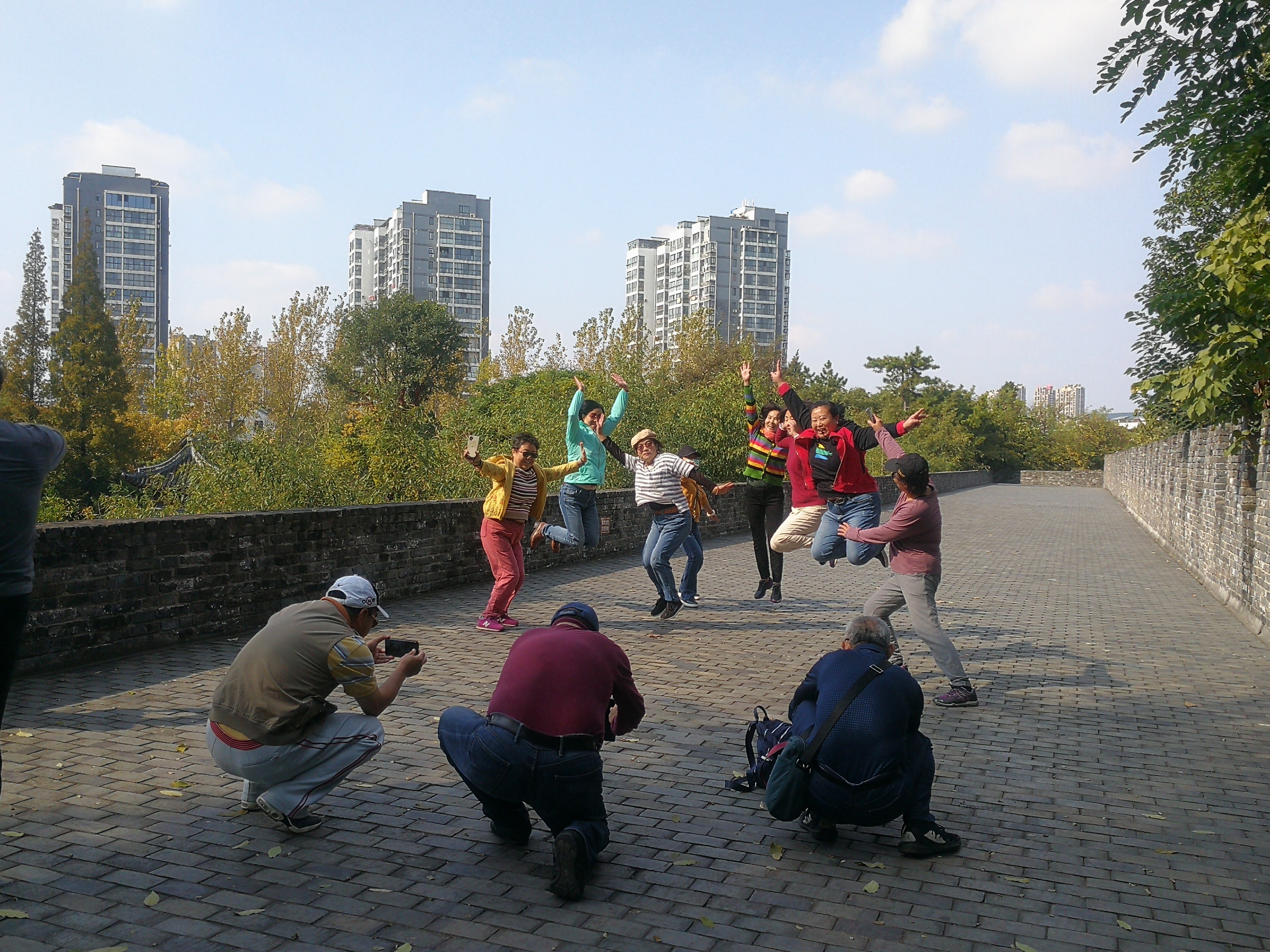 结伴自驾游费用怎样分配,结伴自驾游需考虑哪些费用