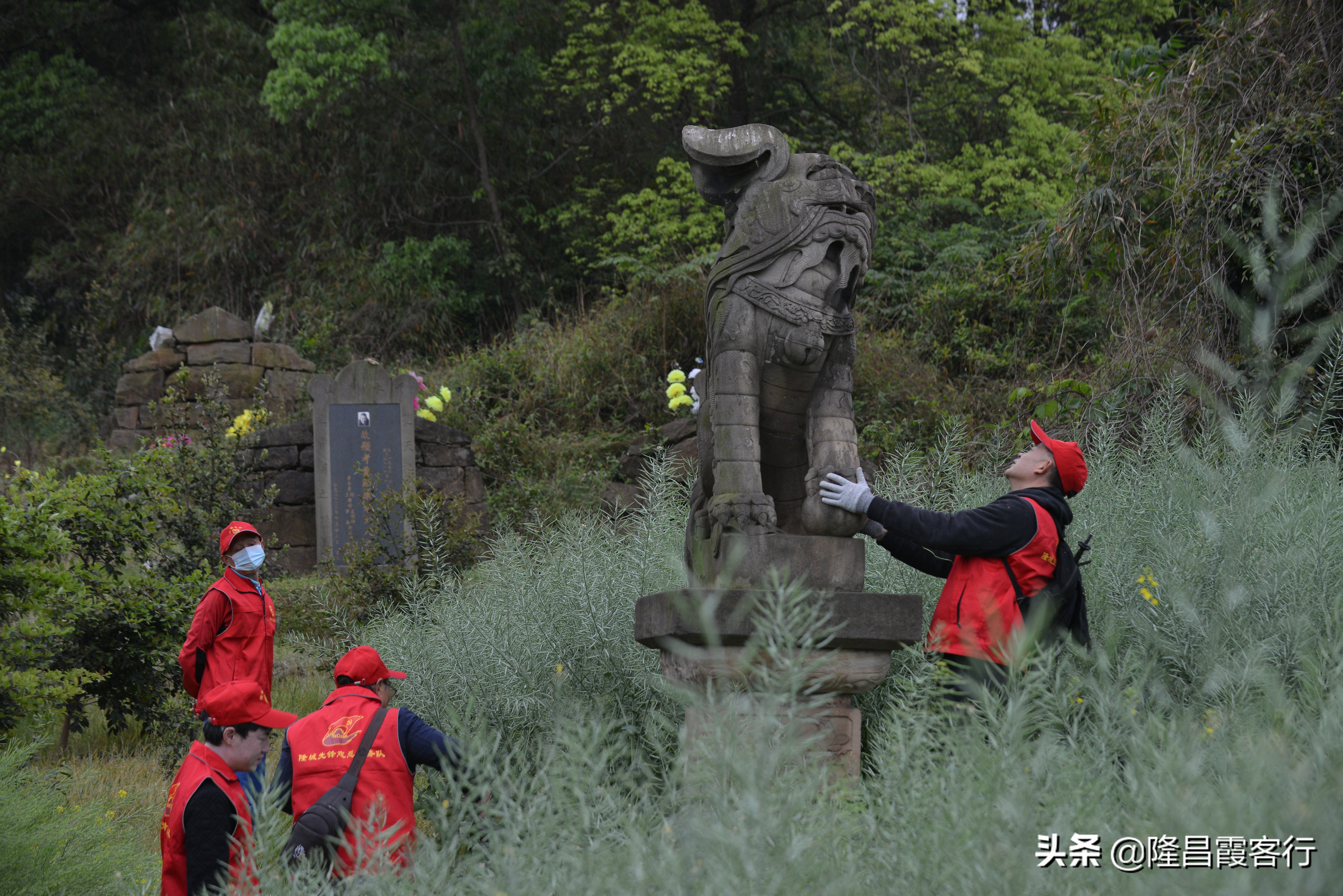 隆昌石燕桥古墓,隆昌石燕桥石狮子