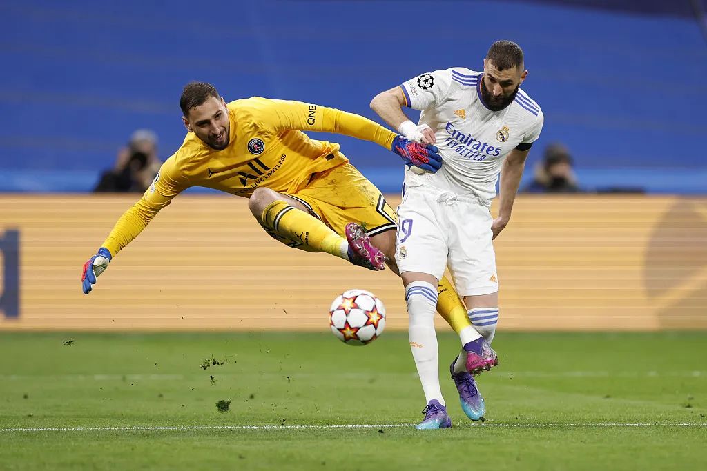 足球场上铲球失误,盘点足球场上失误后的自责