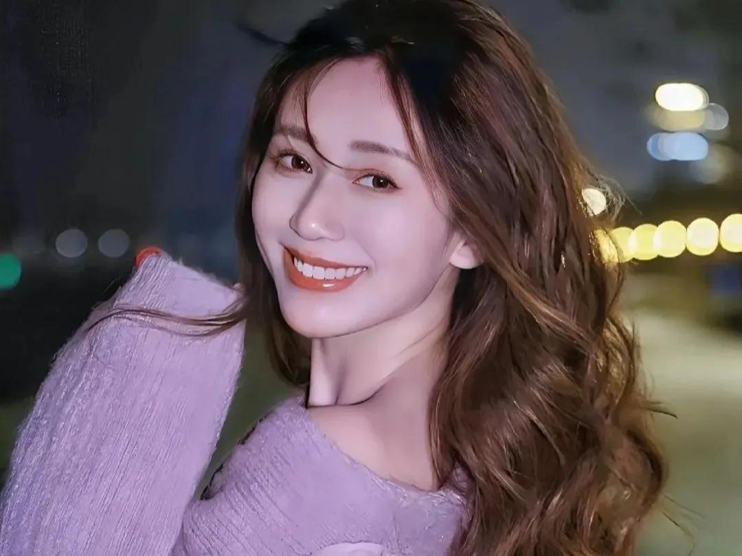 他只为她一人的温柔，只有她不知道。她还以为母凭子贵。