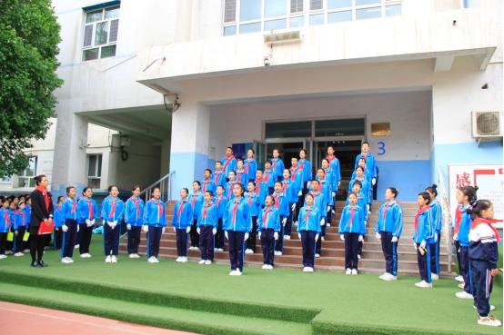 乌鲁木齐市第19小学“石榴花开别样红·和乐融融筑梦行”一校一品德育工作观摩展示活动