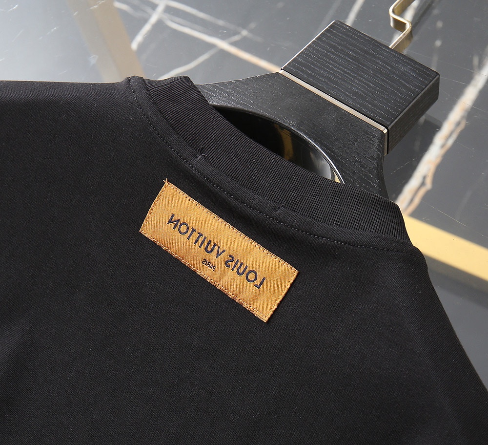 lv路易威登短袖搭配短裤,lv路易威登t恤短袖丝光棉面料男装