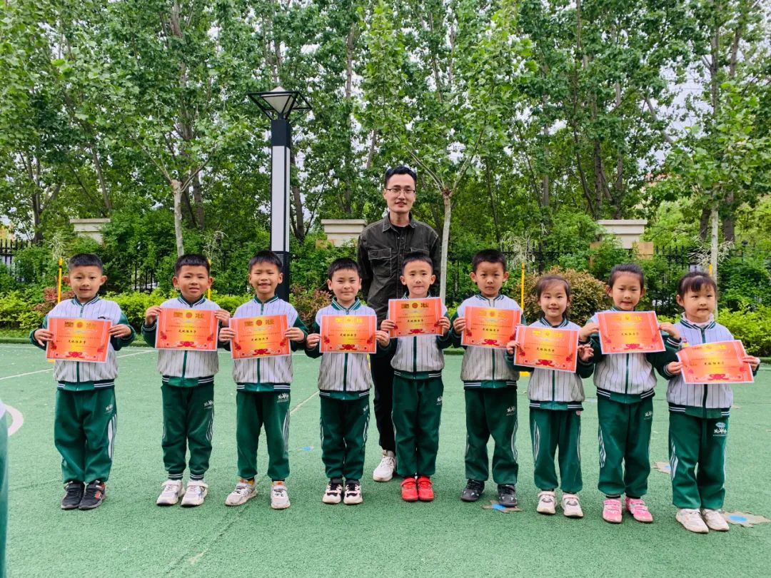 足够精彩校园足球联赛火热进行中,足够精彩幼儿足球嘉年华